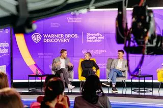 Aktualnie czytasz: Warner Bros. Discovery w Polsce świętuje różnorodność i inkluzywność