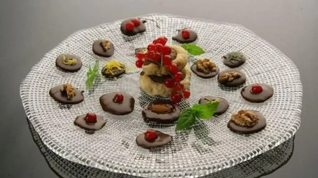 CIASTECZKA Z KAKAO I CZEKOLADKI Z BAKALIAMI
