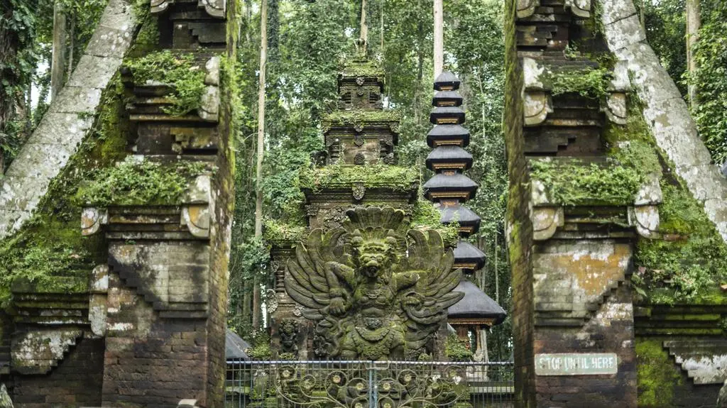 Ciężarówką przez Indonezję