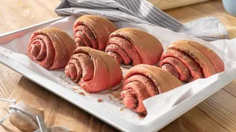 Buraczane/kolorowe Cinnamon Rolls