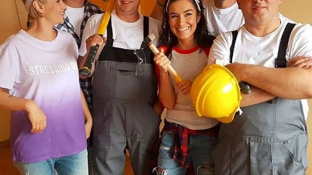 "Długo jeszcze mamy się uśmiechać...?"