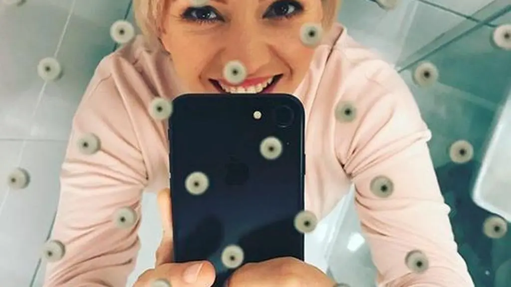 Dorota... pod prysznicem