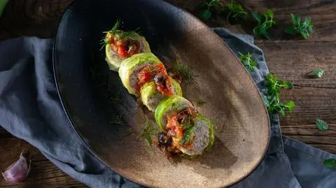 Gołąbki w sosie grzybowym lub pomidorowym