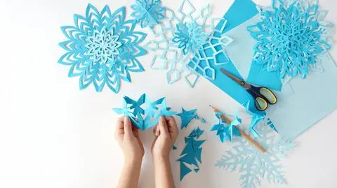 Gwiazda z papieru na święta DIY – jak zrobić krok po kroku?