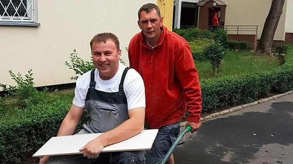 Kto jeszcze ma siłę, pomaga tym zmęczonym