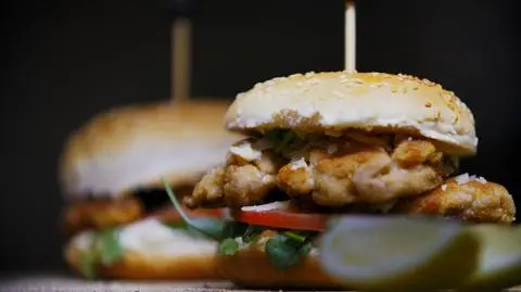 Mózg wieprzowy w bułce