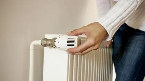 Termostat do grzejnika – jaki wybrać? Jak działa regulator temperatury w pokoju?
