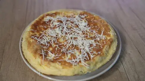 Omlet z kiełbasą i oscypkiem