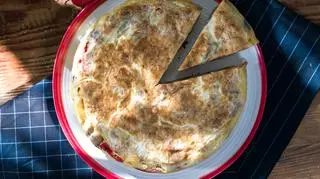 Omlet ziemniaczany z sezonowymi warzywami