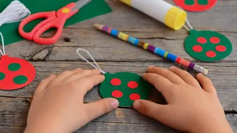 Ozdoby świąteczne DIY z papieru ręcznie robione – najlepsze pomysły