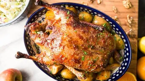 Pieczona kaczka w pomarańczowo-sojowej glazurze