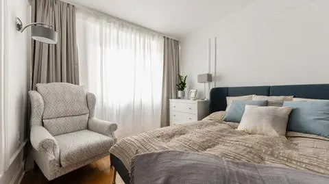 Pomysłowe projekty: małżeńska sypialnia w stylu hampton