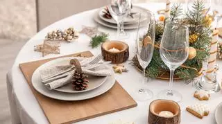 Podczas kolacji wigilijnej czy świątecznego śniadania jedzenie będzie smakowało jeszcze lepiej przy tak nakrytym stole!