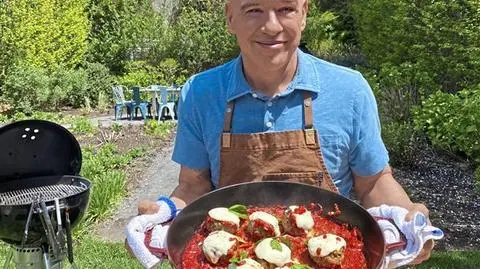 Symon gotuje w ogrodzie