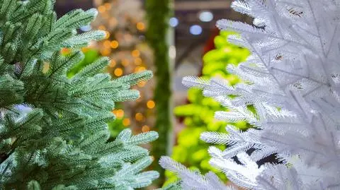 Sztuczne choinki świąteczne – jaką wybrać? Czym się kierować? Inspiracje i pomysły