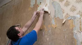 Usuwanie tapety ze ściany
