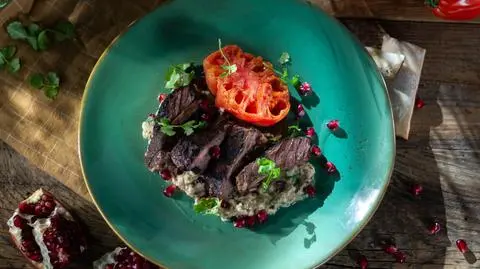 Żebra wołowe w suchej marynacie, pieczone w niskiej temperaturze