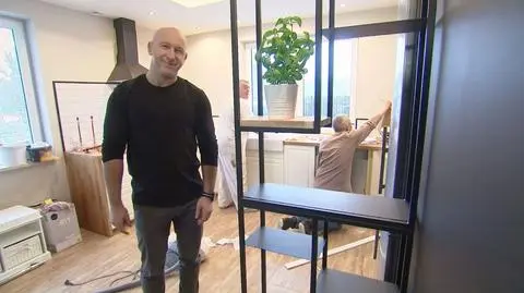 "Zgłoś remont": metalowy regał projektu Krzysztofa
