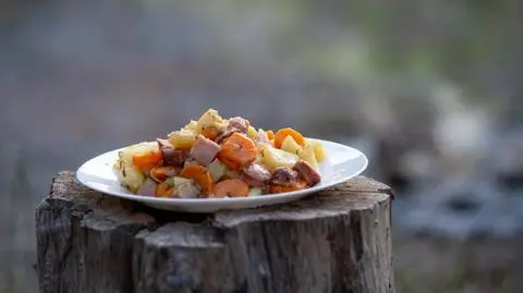 Ziemniaki pieczone w kociołku