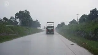 "Ciężarówką przez Afrykę": Krople wielkie jak jabłka