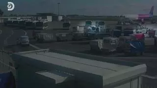 "Lotnisko" PRZED EMISJĄ W TV: Uciekinier na płycie lotniska