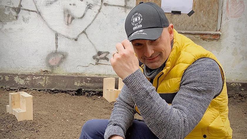 Dominik Strzelec już rozpoczął prace na planie nowego sezonu "Polowania na ogród". Za nim już nagrania pierwszego w tym roku odcinka. Jakie warunki panowały na planie? I co zobaczymy w pozostałych odcinkach? Zobaczcie! A na premierę 2. sezonu zapraszamy już w niedzielę 14 kwietnia!