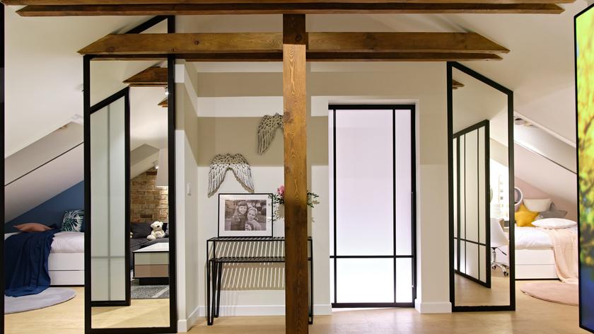 Inspiracje ze "Zgłoś remont": dwa dziewczęce pokoiki i wspólny salon na poddaszu