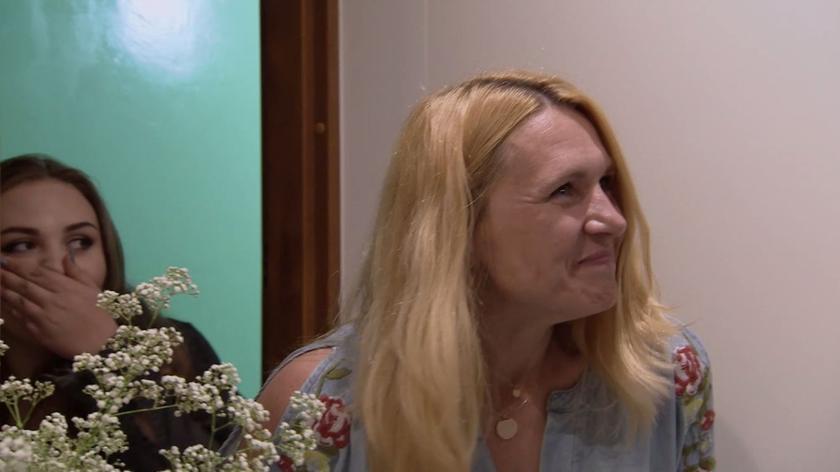 "Miało być użytkowo i nowocześnie, jest supernowocześnie!" - tak na widok kuchni po remoncie zareagowała Monika, bohaterka 2. odcinka 3. sezonu "Zgłoś remont". A to dopiero początek niespodzianek, bo łazienka - królestwo jej córki Oli - też wypadła znakomicie!