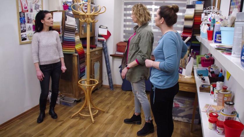 Pani Iza w komisie meblowym znalazła klasyczny wieszak w bardzo dobrym stanie. Marzy, by nabrał on trochę koloru i stał się bardziej przyjazny w obsłudze dla dwójki jej dzieci. Co wymyślą Sylwia i Małgosia? Dowiecie się, oglądając 5. odcinek "Drugiego życia mebli"!