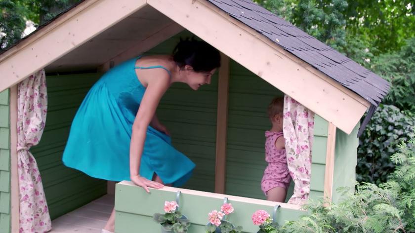 Pastelowy domek dla dzieci do ogrodu