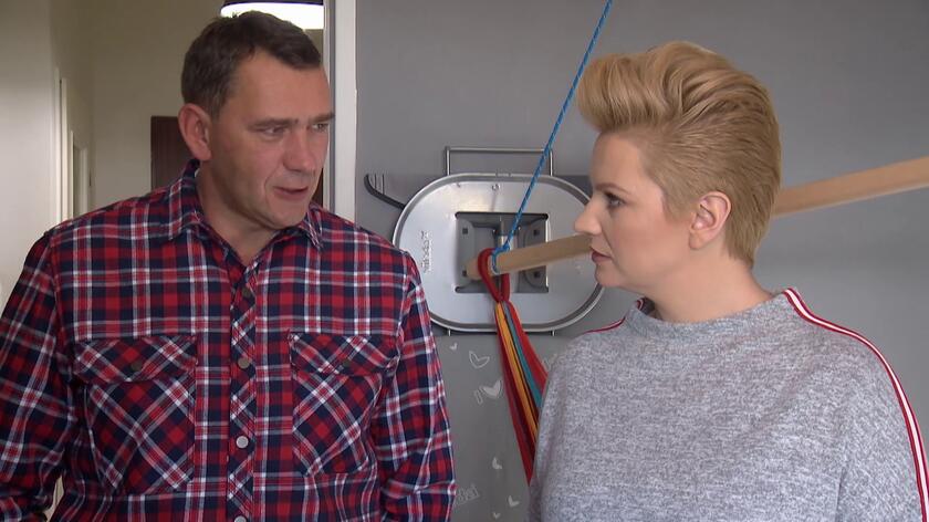 Agata i Kacper zgłosili do programu "Dorota inspiruje" swoją łazienkę, która straszy rozpadającymi się sprzętami, niemodnymi kafelkami i stojącymi na wierzchu kosmetykami. W łazienkach Darek Stolarz nie ma zazwyczaj dużo pracy, więc usilnie stara się namówić Dorotę na remont jeszcze jednego pomieszczenia. Czy Dorota mu ulegnie? Przekonacie się już w niedzielę o 22:00!