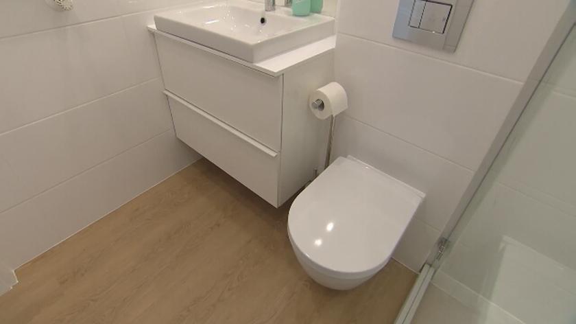 Nowoczesne podłogi winylowe Harvey Maria to świetne rozwiązanie dla tych, którzy chcą zmienić podłogę - i nieważne, czy to łazienka, salon czy pokój dziecięcy. LVT sprawdzi się świetnie w każdym z tych pomieszczeń. A dzięki dużemu wyborowi wzorów i kolorów, ogranicza Cię tylko wyobraźnia!