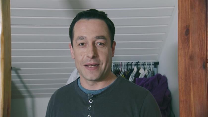 Bohaterem pierwszego odcinka "Weekendowej metamorfozy" jest Michał, który postanowił przygotować wielką niespodziankę dla swojej żony. Ela marzy o pięknej sypialni. Niestety, sypia w niefunkcjonalnym i pozbawionym uroku pomieszczeniu. Michał w wielkiej tajemnicy zgłasza pokój do programu Krzyśka Mirucia, bo liczy na pomoc nie tylko w remoncie, ale i w zrobieniu Eli niespodzianki.