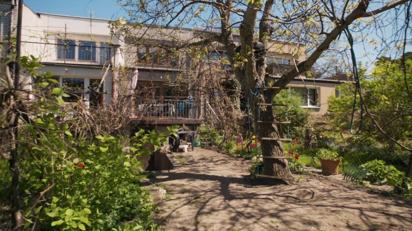 Wymarzone ogrody: pięcioosobowa rodzina i ich goście z Ukrainy potrzebują nowego ogrodu
