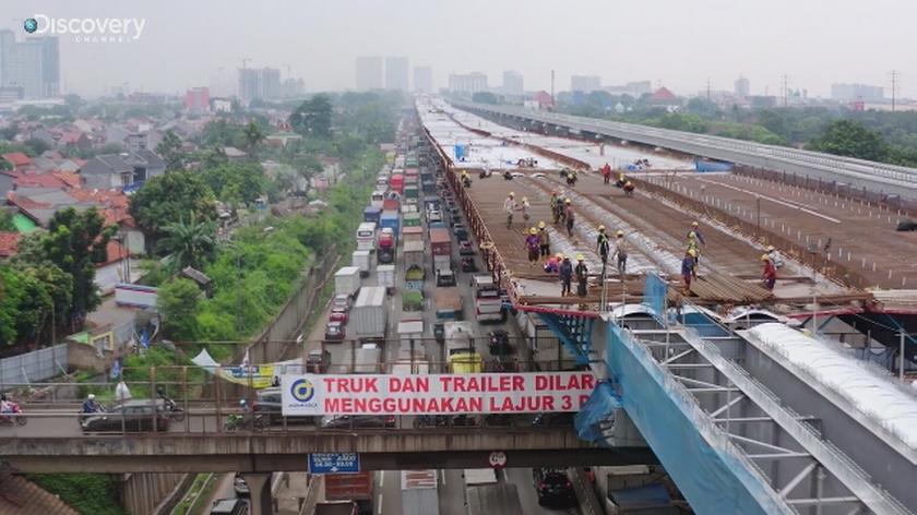"Ciężarówką przez Indonezję": Zakorkowana Dżakarta